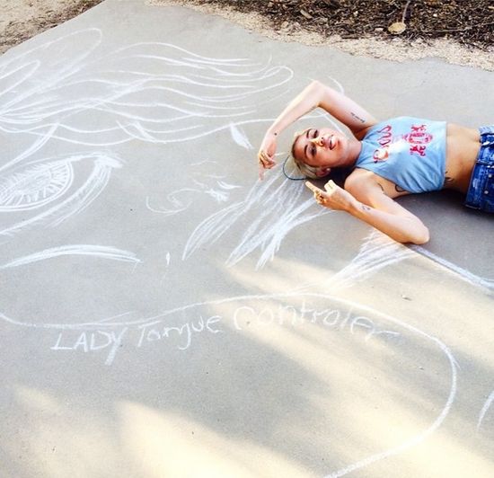 Miley Cyrus padła ofiarą obrzydliwego żartu (FOTO)