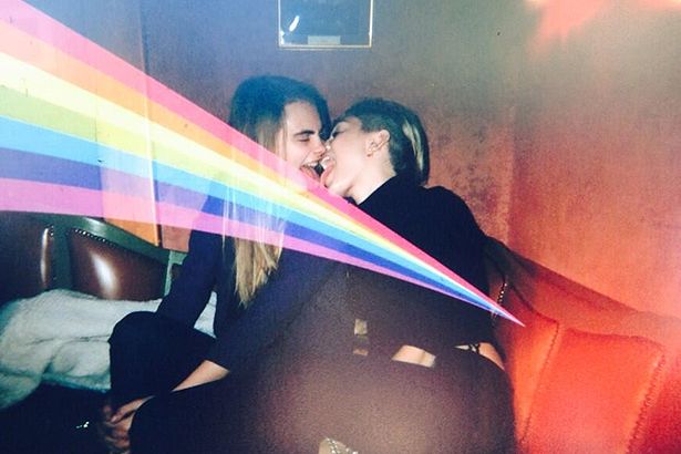 Miley Cyrus jest biseksualna? Miley Cyrus jest biseksualna?