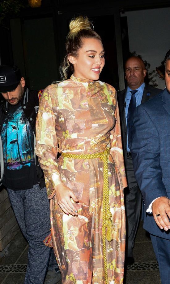 Interanuci mają żal do Lima: Dlaczego wypuściłeś Miley w tym stroju z domu?