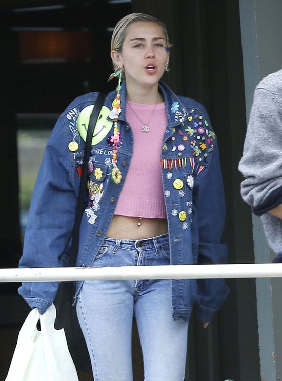 Miley Cyrus nie umyła włosów od gali Met? 