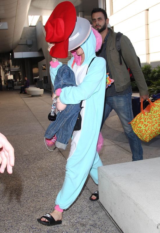 Liczyła na to, że przemknie niezauważona? (FOTO) Liczyła na to, że przemknie niezauważona? (FOTO)