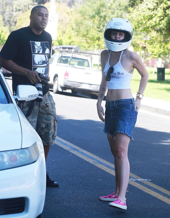 To cud, że wiatr nie zdmuchnął jej z motoru (FOTO)