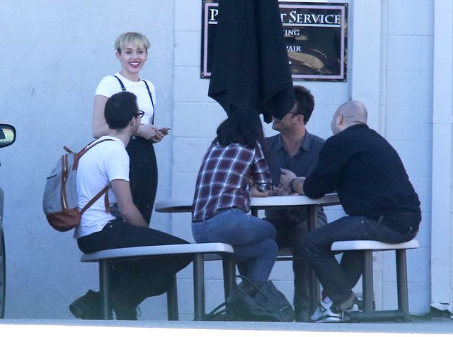 Nowa, chłopięca fryzura Miley Cyrus (FOTO)