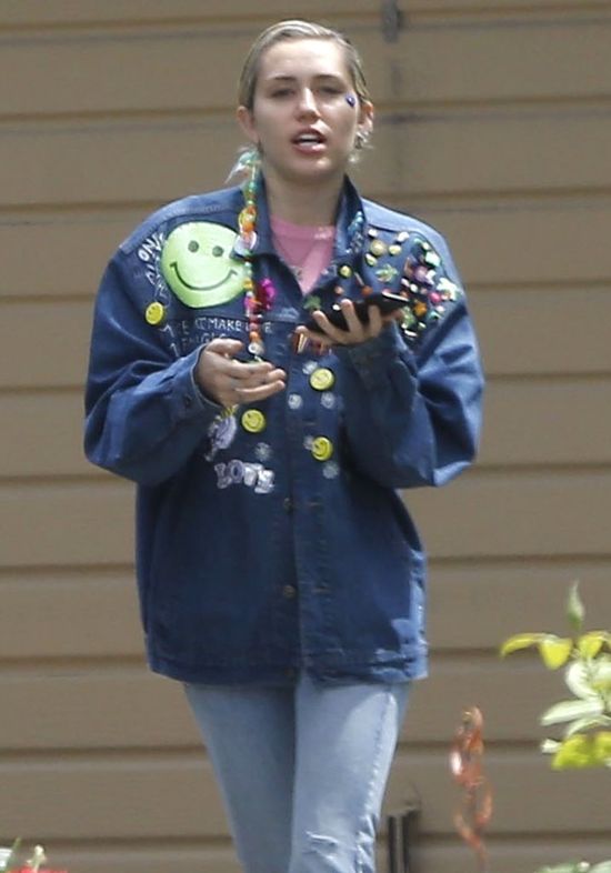 Miley Cyrus nie umyła włosów od gali Met? 