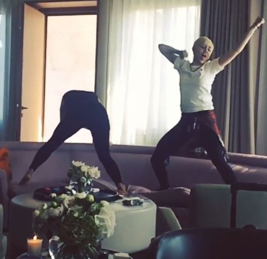 Miley Cyrus wraca i twerka! (VIDEO) Miley Cyrus wraca i twerka! (VIDEO)