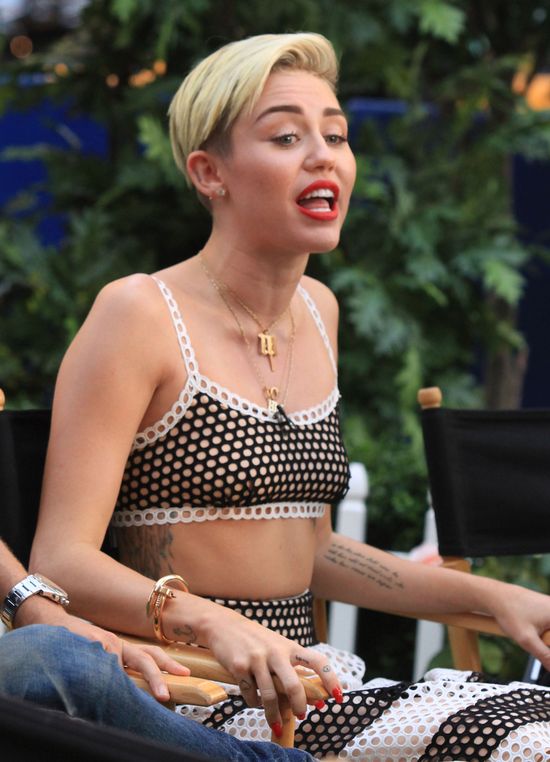 Miley Cyrus w Good Morning America... (FOTO)  