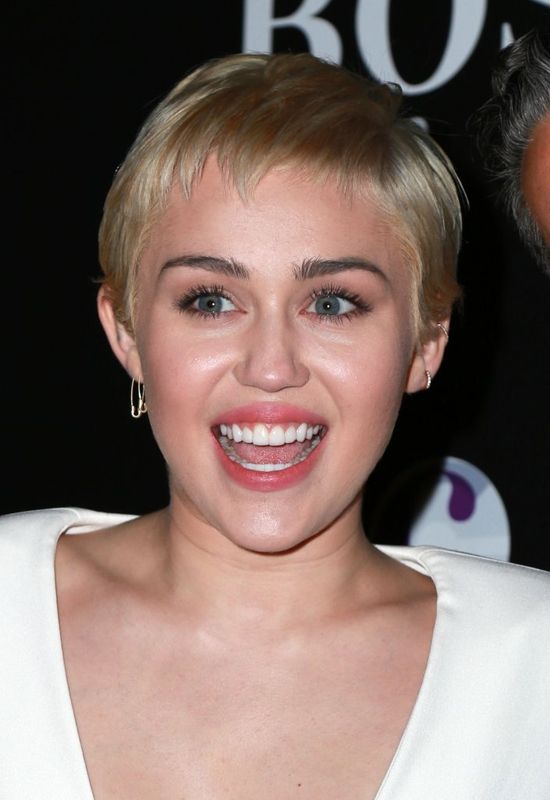 Miley Cyrus zaskoczyła stylizacją (FOTO)