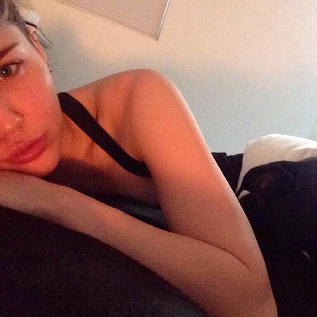 Miley Cyrus ma doła? (FOTO) Miley Cyrus ma doła? (FOTO)