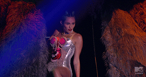 Strój Miley Cyrus z VMA hitem na Halloween