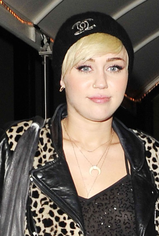 Miley Cyrus: Patrzcie, co jest trendy! (FOTO)