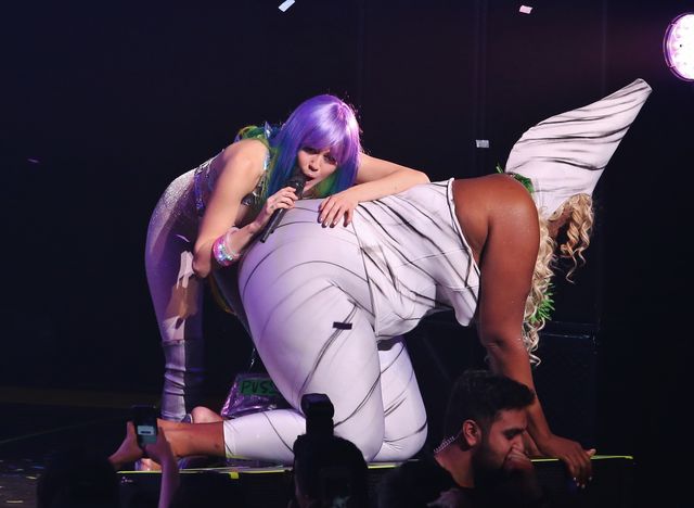 OMG! Miley Cyrus przegroczyła granicę obrzydliwości (FOTO)