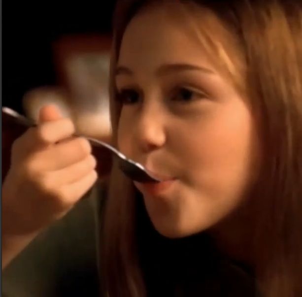 Zanim Miley Cyrus stała się sławna... (VIDEO) Zanim Miley Cyrus stała się sławna... (VIDEO)