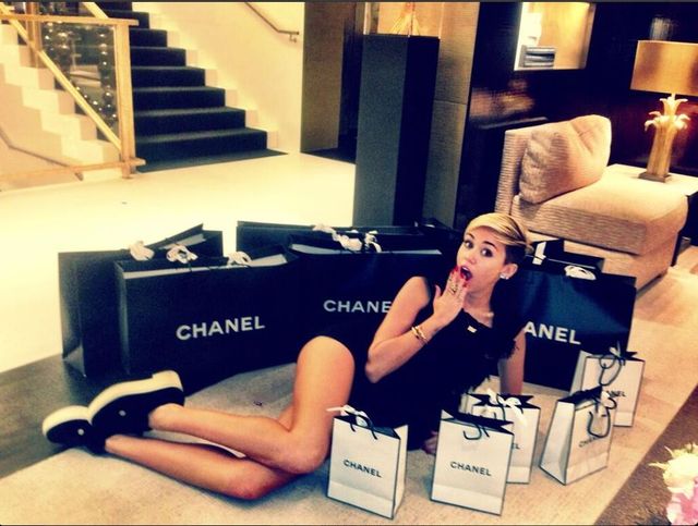 Miley Cyrus u Coco Chanel (FOTO)