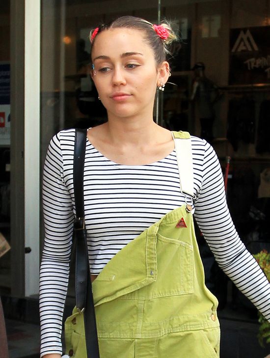 Mama Miley Cyrus wygląda lepiej od córki? (FOTO) Mama Miley Cyrus wygląda lepiej od córki? (FOTO)