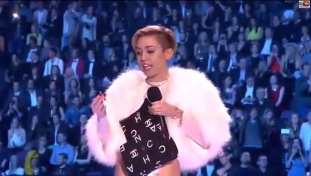 Miley Cyrus - poszukiwana przez policję!