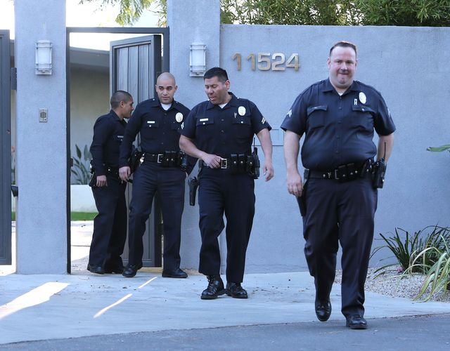 Policja zrobiła nalot na dom Miley Cyrus! (FOTO)