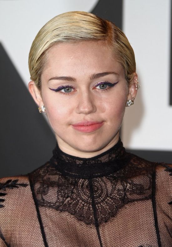 Miley Cyrus znowu poszła na całość? (FOTO) Miley Cyrus znowu poszła na całość? (FOTO)