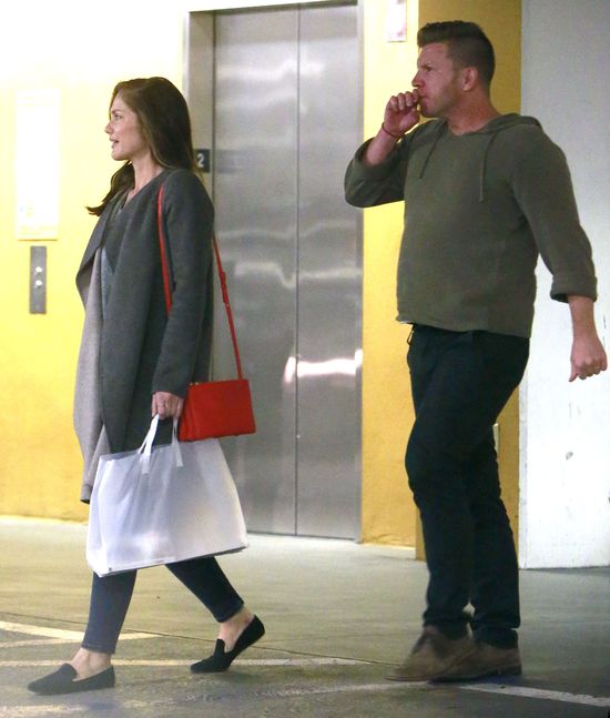 Minka Kelly z tajemniczym mężczyzną (FOTO) Minka Kelly z tajemniczym mężczyzną (FOTO)