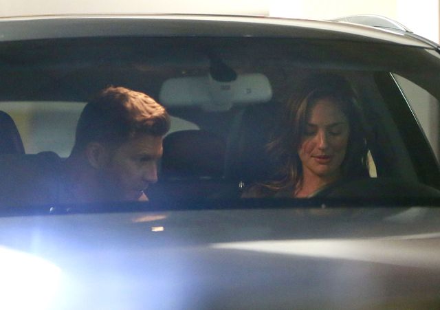 Minka Kelly z tajemniczym mężczyzną (FOTO) Minka Kelly z tajemniczym mężczyzną (FOTO)