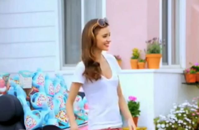 Słodka Miranda Kerr w japońskiej reklamie płynu do płukania Słodka Miranda Kerr w japońskiej reklamie płynu do płukania