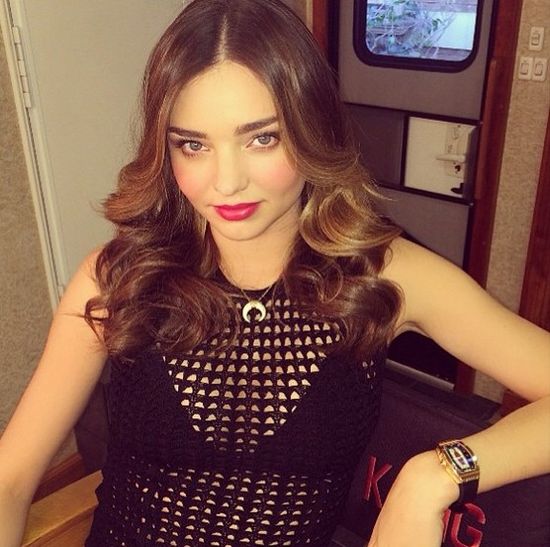 Miranda Kerr kusi piersią (FOTO)