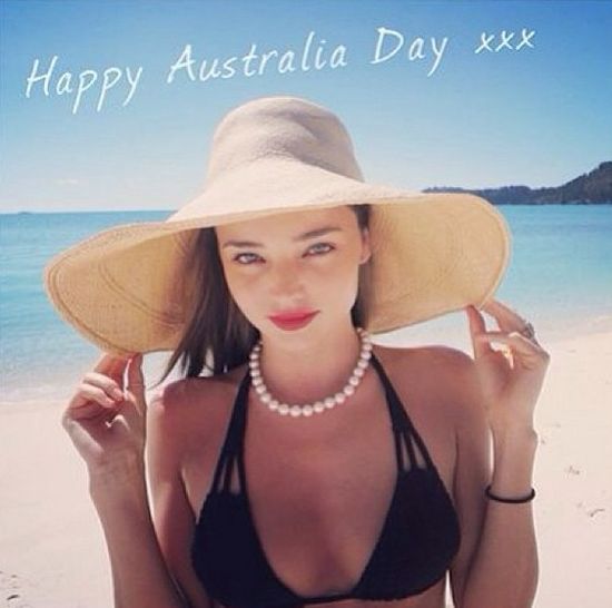 Miranda Kerr powiększyła piersi? (FOTO)