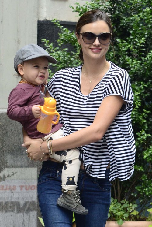 Miranda Kerr w nowym Cosmopolitan (FOTO)