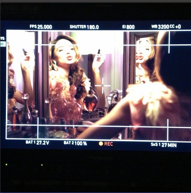 Miranda Kerr już imprezuje - usmiechnięta i bez obrączki