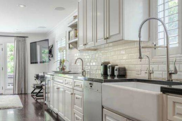 Znany aktor pokazał swój czerwony pokój bólu? (FOTO)