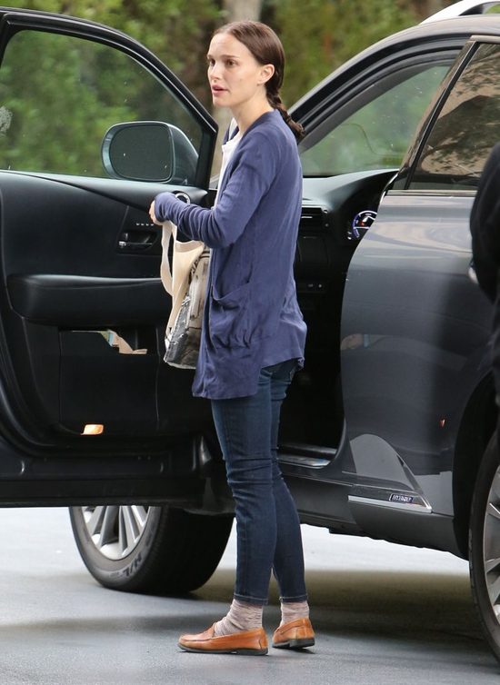 Natalie Portman uczy się paryskiego szyku