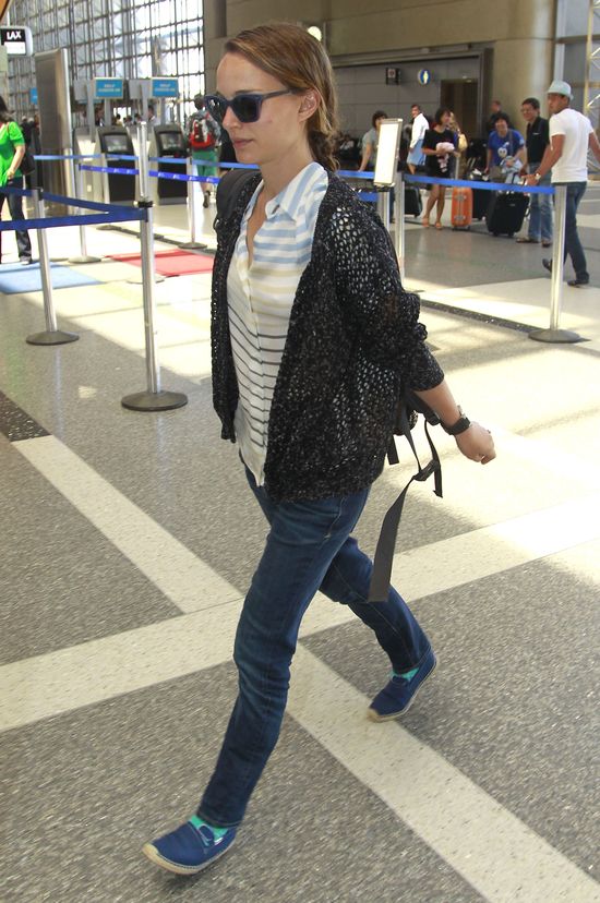 Natalie Portman bez makijażu z rodzinką (FOTO)