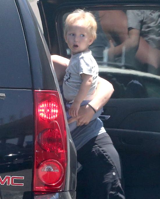 Natalie Portman bez makijażu z rodzinką (FOTO)