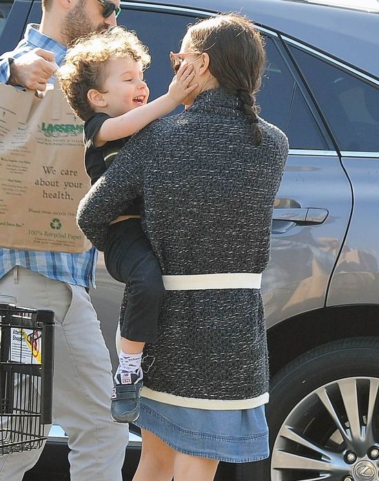 Synek Natalie Portman rośnie jak na drożdżach (FOTO)