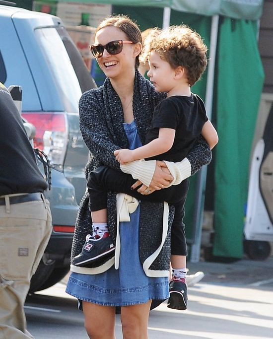 Synek Natalie Portman rośnie jak na drożdżach (FOTO)