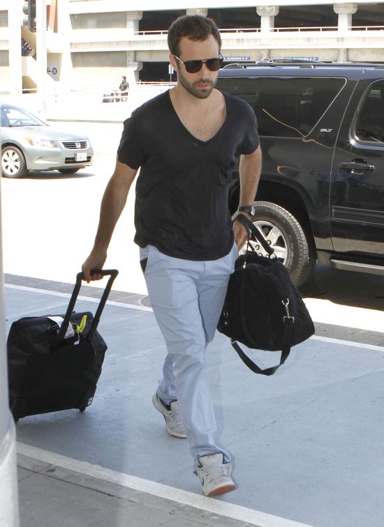 Natalie Portman bez makijażu z rodzinką (FOTO)