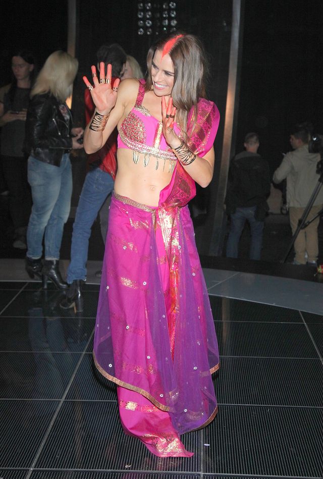 Urbańska i Rey przyciągały do SuperSTARcia brzuchami (FOTO)