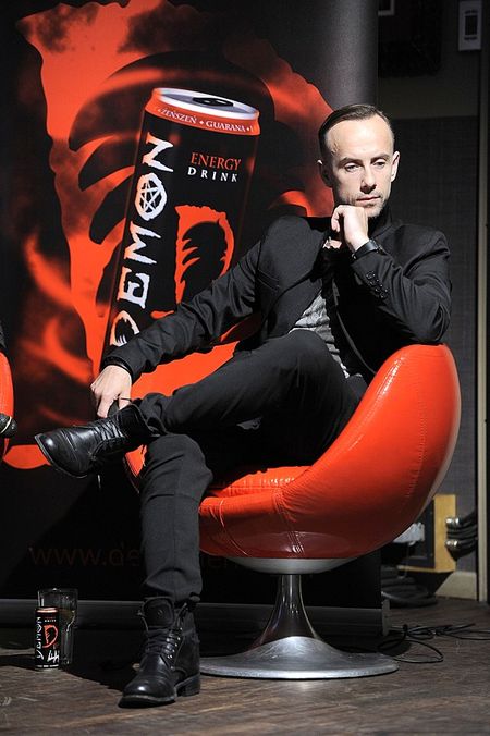 Nergal reklamuje napój energetyczny Nergal reklamuje napój energetyczny