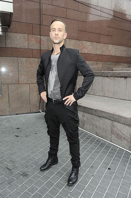 Nergal reklamuje napój energetyczny