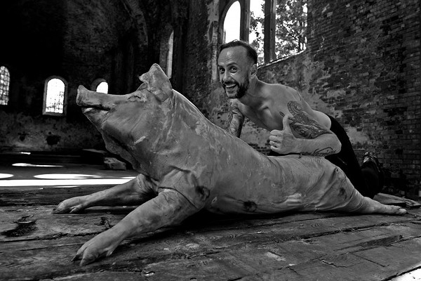 Jak Nergal rozwiązywałby problemy łóżkowe Polaków?