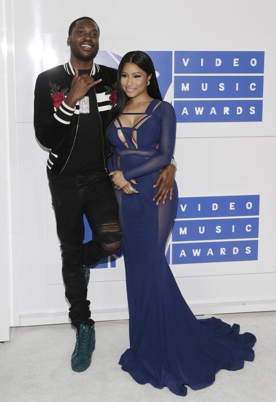 Nie Beyonce i nie Kim Kardashian miały największe pośladki na imprezie (FOTO) Nie Beyonce i nie Kim Kardashian miały największe pośladki na imprezie (FOTO)