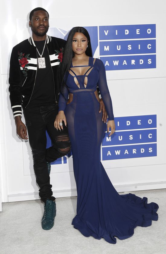 Nie Beyonce i nie Kim Kardashian miały największe pośladki na imprezie (FOTO) Nie Beyonce i nie Kim Kardashian miały największe pośladki na imprezie (FOTO)