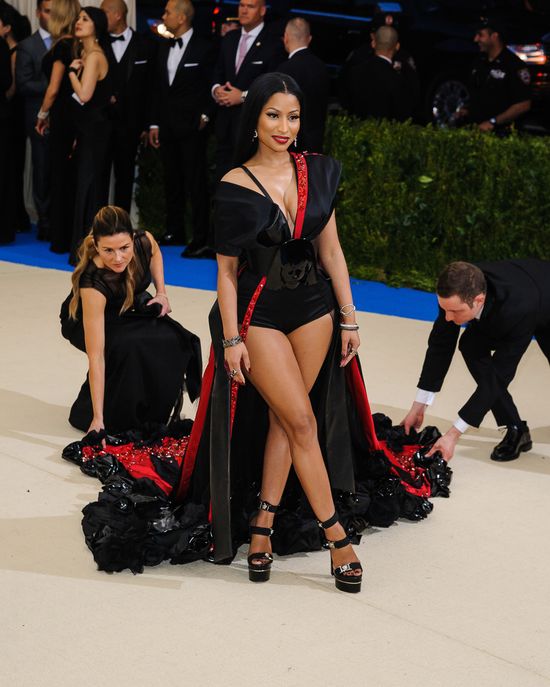 Rihanna zawsze była o NIĄ zazdrosna, teraz ziścił się jej koszmar