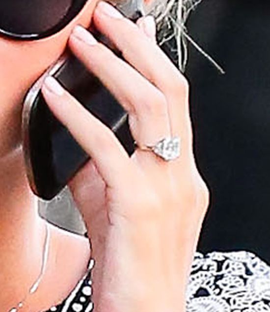 Narzeczony bilioner poskąpił na pierścionku zaręczynowym?!