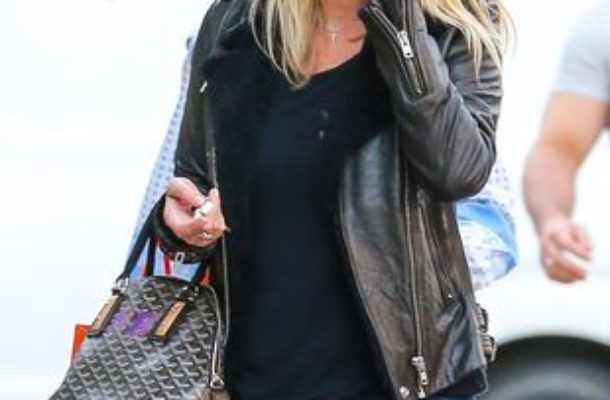 Nicky Hilton martwi się że nie zauważyliście jej pierścionka