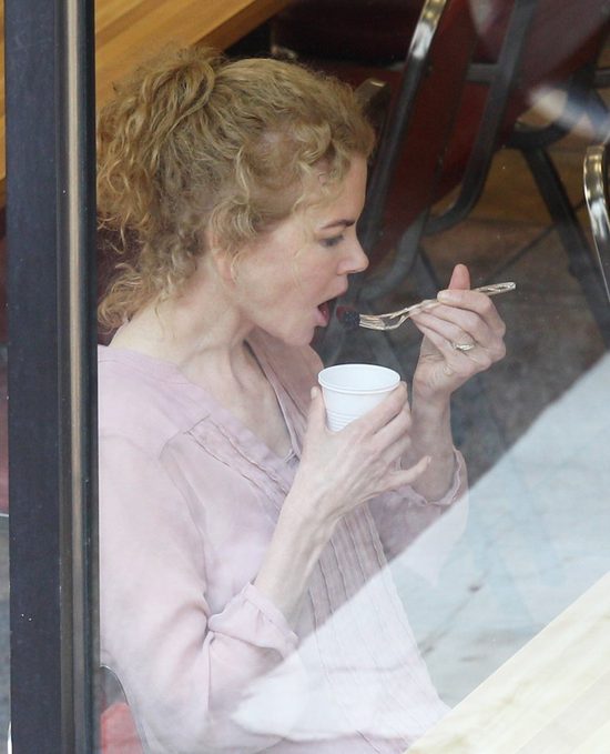 Co wyprawia ta kobieta? (FOTO)