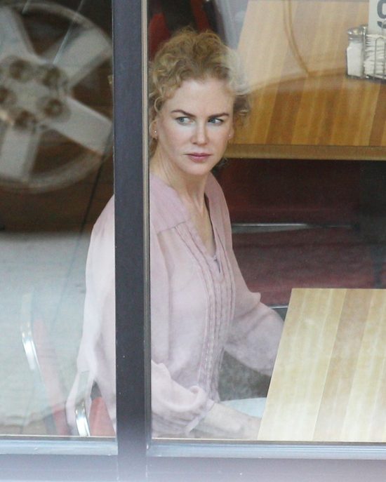 Co wyprawia ta kobieta? (FOTO)