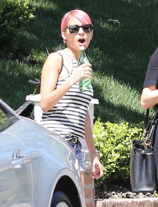 Nicole Richie ma różowe włosy! (FOTO)