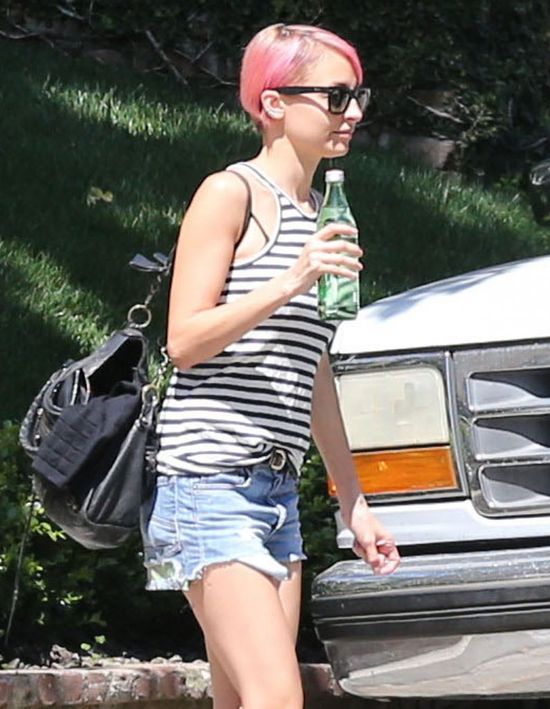 Nicole Richie ma różowe włosy! (FOTO)