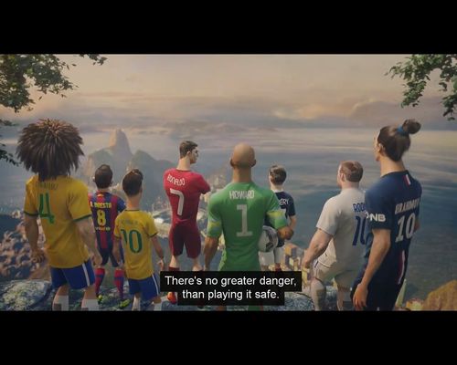 Ronaldo ratuje piłkę nożną dla świata [VIDEO]