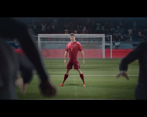 Ronaldo ratuje piłkę nożną dla świata [VIDEO]